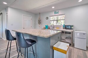 Apartment (0 Bedroom) | Interior - Waterfront Studio w/ Dock Access in Inglis! (Inglis)