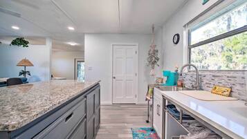 Apartment (0 Bedroom) | Interior