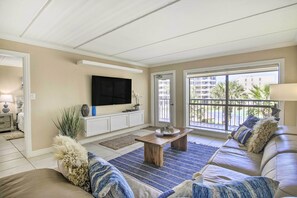 Living area - South Padre Island Apt w/ Beach & Pool Access (South Padre Island)