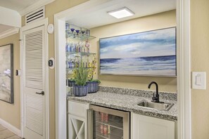 Interior - South Padre Island Apt w/ Beach & Pool Access (South Padre Island)