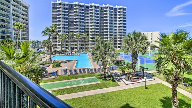 Unclassified image, 1 of 30, button - South Padre Island Apt w/ Beach & Pool Access (South Padre Island)