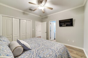 Interior - Modern Island Condo w/ Pool: Steps to the Beach! (South Padre Island)