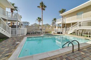 Interior - Modern Island Condo w/ Pool: Steps to the Beach! (South Padre Island)