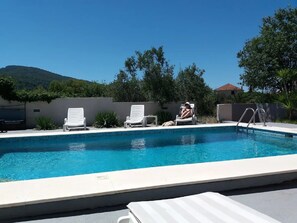 Pool - Apartments Villa Dona -Two Bedroom Apartment with Shared Swimming Pool (Vela Luka)