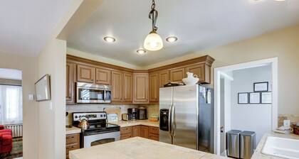 Yard & Grill: Centrally Located Denver Retreat!