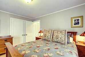House (2 Bedrooms) | Interior - Yard & Grill: Centrally Located Denver Retreat! (Denver)