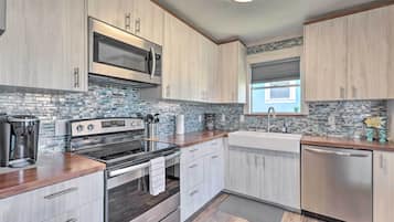 House (2 Bedrooms) | Interior