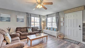 House (2 Bedrooms) | Interior