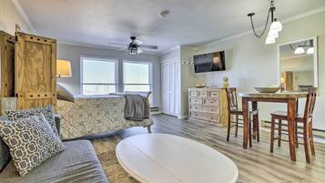 Apartment (0 Bedroom) | Interior