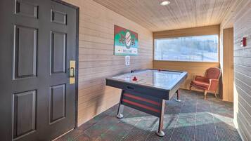 Apartment (0 Bedroom) | Interior