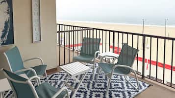 Apartment (2 Bedrooms) | Front of property