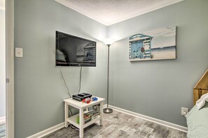 Interior - Walk to Ocean City Boardwalk: Waterfront Condo (Ocean City)