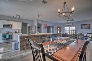 House (4 Bedrooms) | Interior