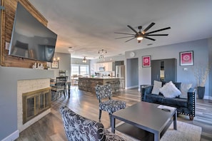 Interior - San Antonio Retreat w/ Pool, Close to Seaworld! (San Antonio)