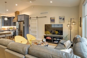 Apartment (1 Bedroom) | Interior