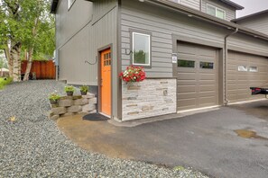 Apartment (1 Bedroom) | Interior - Anchorage Apartment w/ a View ~ 3 Mi to Airport (Anchorage)