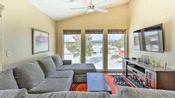 Apartment (2 Bedrooms) | Front of property