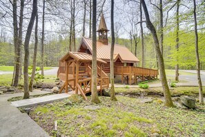 House (3 Bedrooms) | Interior - Private Hot Tub: Lovely Cabin in Gatlinburg! (Gatlinburg)