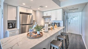Coffee/tea maker, microwave, oven, stovetop - PCB Condo w/ Magnificent Beachfront Views! (Panama City Beach)