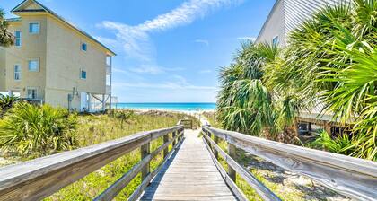 Beautiful PCB Townhome: Balcony & Resort Amenities