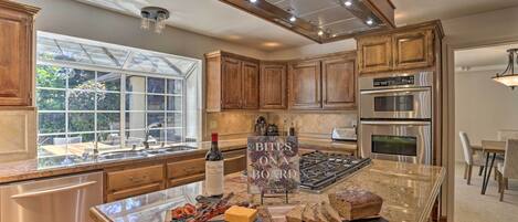 House (5 Bedrooms) | Interior