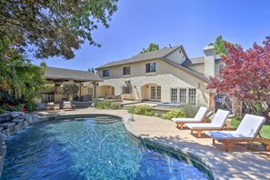 Casa (5 Bedrooms) | Vista frontal de la propiedad