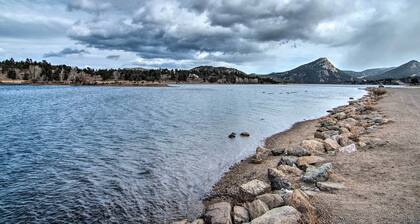 Estes Park Home w/ AC - 1/2 Mi to Lake & Downtown!