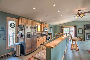 House (3 Bedrooms) | Interior