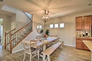 House (3 Bedrooms) | Interior