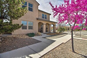 House (3 Bedrooms) | Interior - 9 Mi to Old Town Albuquerque: Getaway w/ Grill! (Albuquerque)