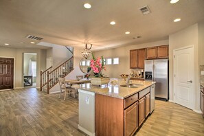 House (3 Bedrooms) | Interior