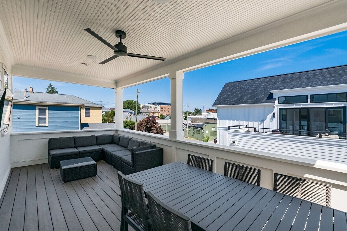 balcony off kitchen 