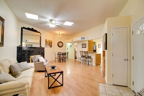 Comfy Albuquerque Townhome < 6 Mi to Downtown