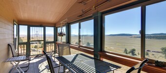 Tranquil Cabin Getaway w/ Panoramic Mtn View!