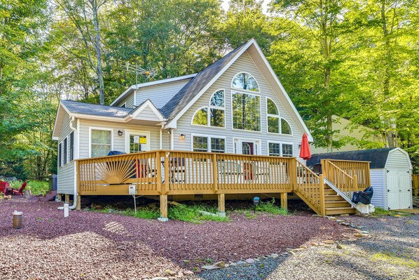 Exterior - Arrowhead Lake Cabin w/ Hot Tub & Fire Pit! (Pocono Lake)