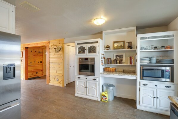 House (3 Bedrooms) | Interior - Jefferson Home w/ Mountain Views & Horse Pastures (Jefferson)