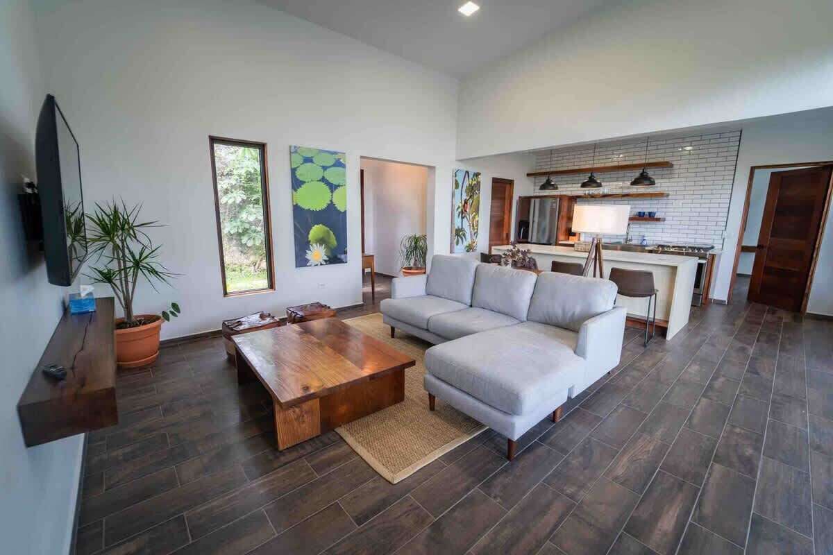 Tv, en stereo och kontor