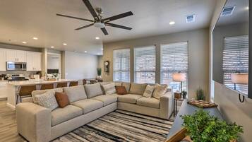 House (5 Bedrooms) | Front of property