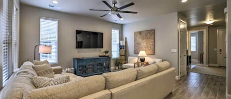 House (5 Bedrooms) | Interior