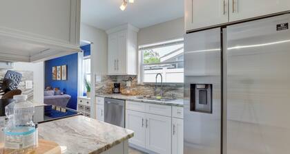 Coastal Sarasota Condo: Minutes to Beach!