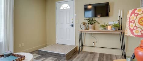 Apartment (1 Bedroom) | Interior