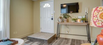 Kerrville Vacation Rental Across From River Trail!