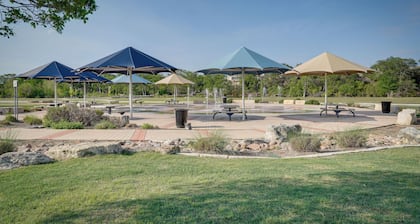 Kerrville Vacation Rental Across From River Trail!