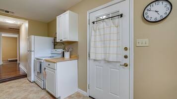 Apartment (1 Bedroom) | Interior