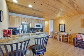 Apartment (0 Bedroom) | Interior - Near Skiing: Studio w/ Pool Access in Granby! (Granby)
