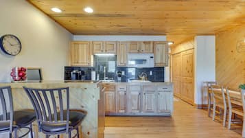 Apartment (0 Bedroom) | Interior