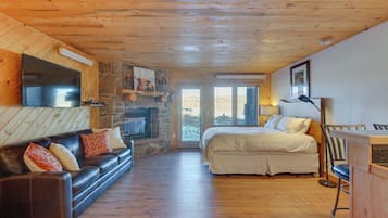 Apartment (0 Bedroom) | Interior