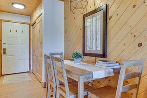 Apartment (0 Bedroom) | Interior - Near Skiing: Studio w/ Pool Access in Granby! (Granby)