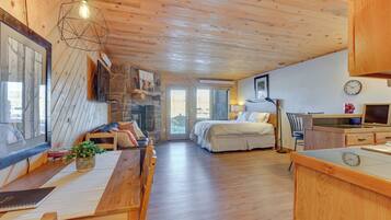 Apartment (0 Bedroom) | Interior