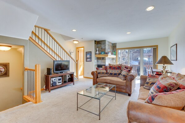 Apartemen (3 Bedrooms) | Bagian depan properti